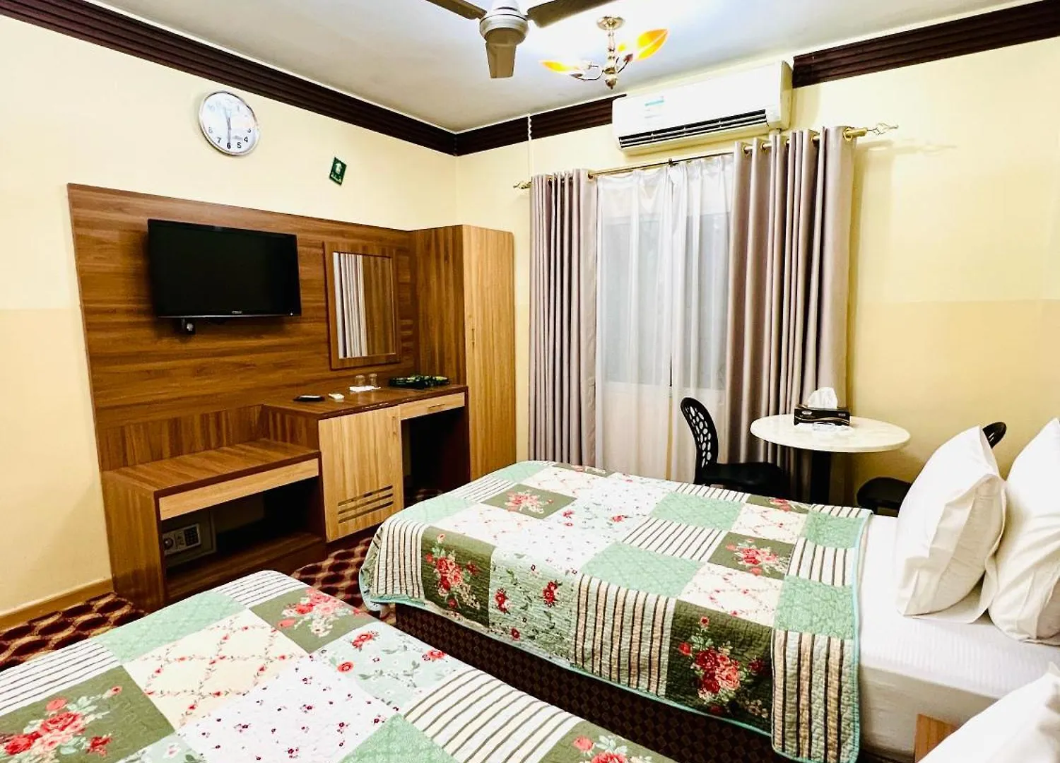 Al Ahrar Hotel Dubai