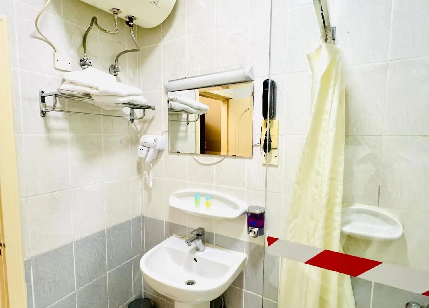 Al Ahrar Hotel Dubai 2*,  United Arab Emirates